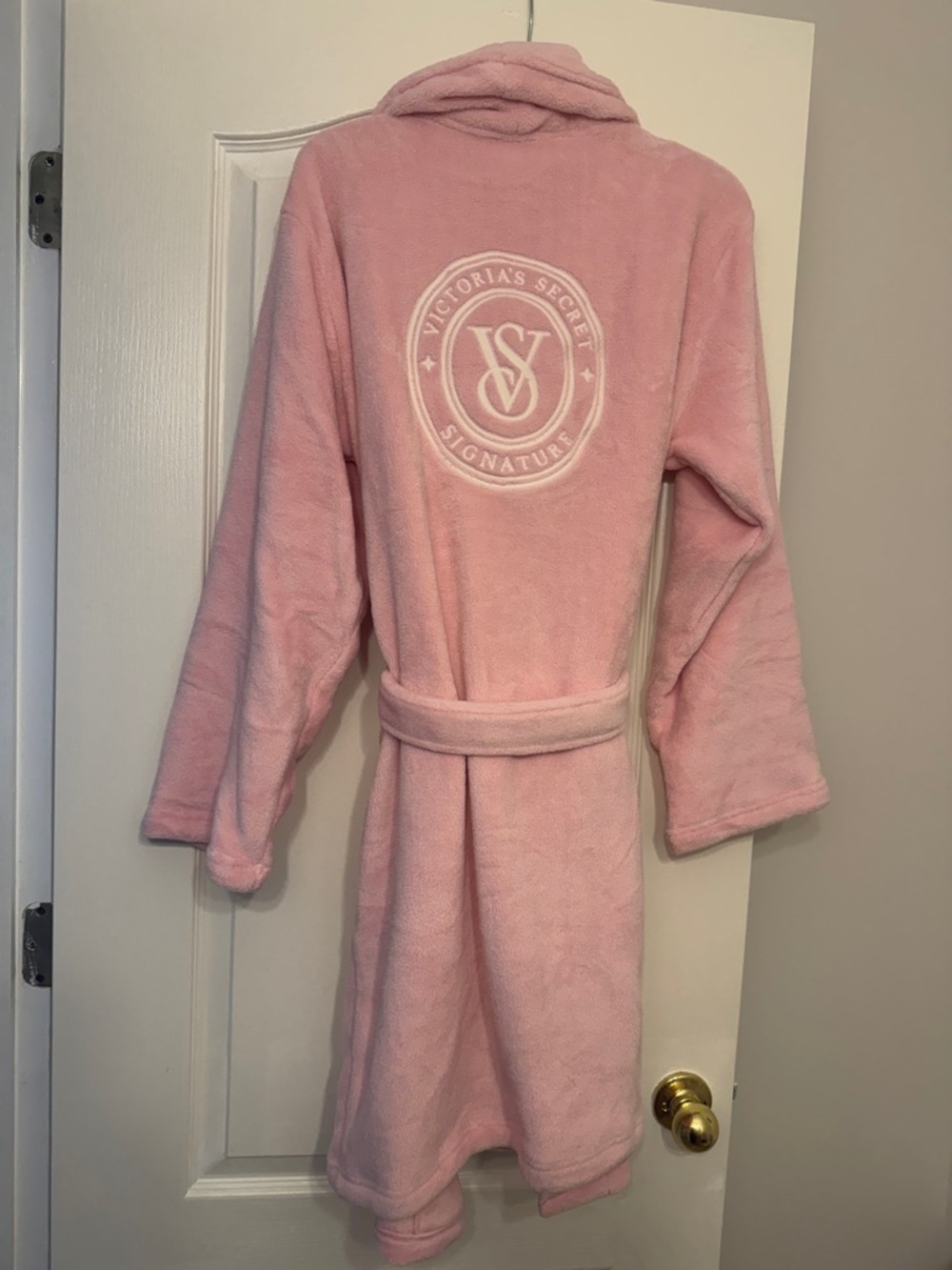 Victoria's Secret Light Pink Plush Hooded Robe - Picture 4 of 4